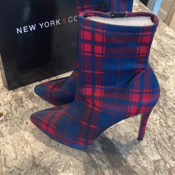 EUC worn once plaid booties sz 7 ❤️💙 by NY&C - Picture 5 of 5